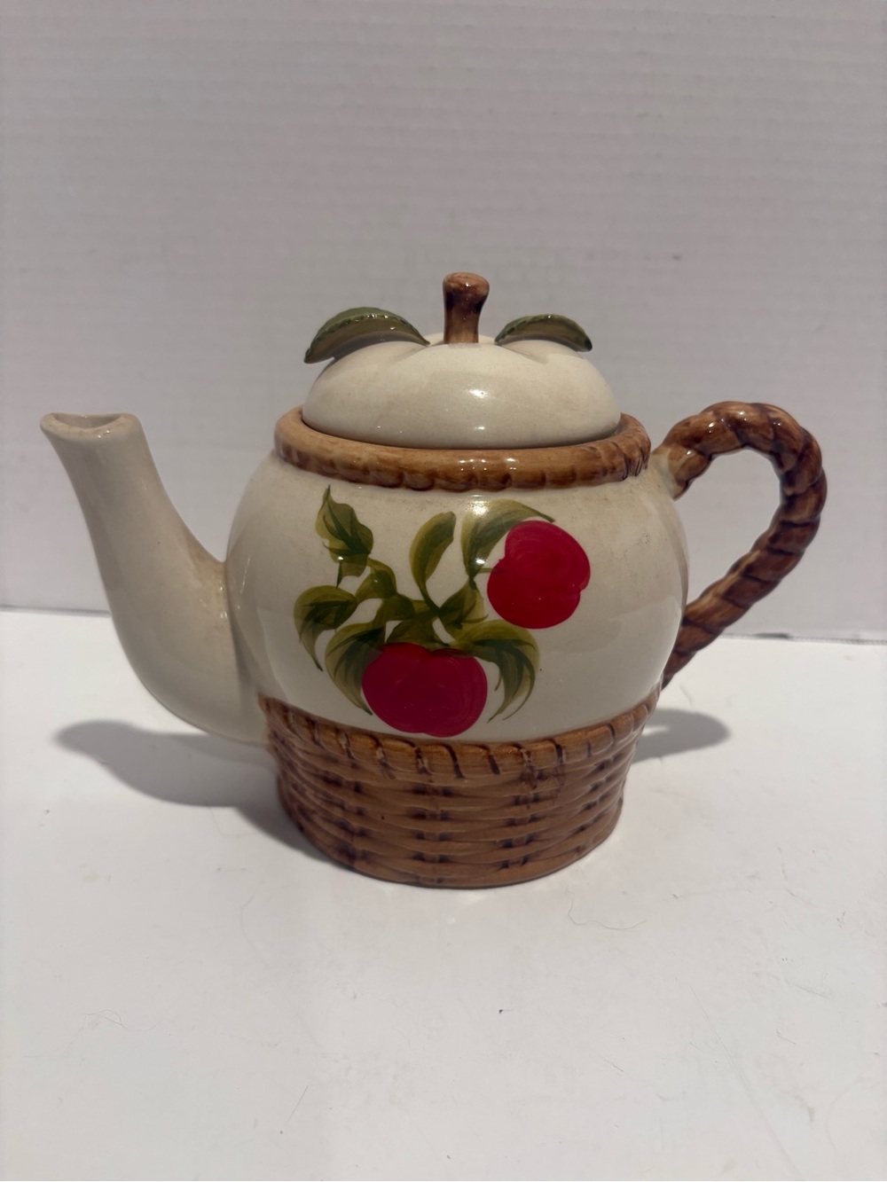 ALCO Industries Ceramic Teapot 3 Cup Capacity Apple and Basket Weave Pattern